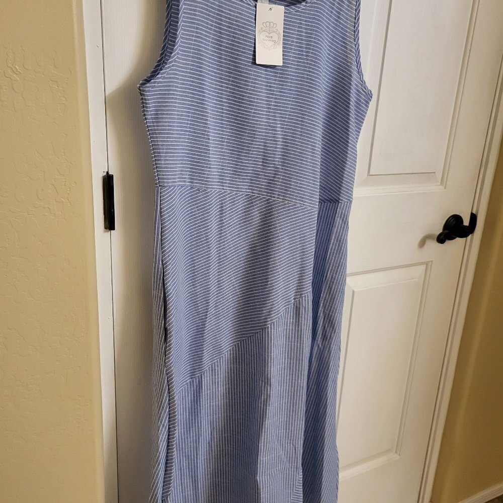 Floral Blooming Light Blue Stripe Pocket Sleeveless Midi Dress Size: Medium NWT - Picture 3 of 8